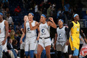 九游体育直播-纳达尔在MAD比赛中大比分获胜，刷新纪录引发热议！比赛高潮迭起的简单介绍